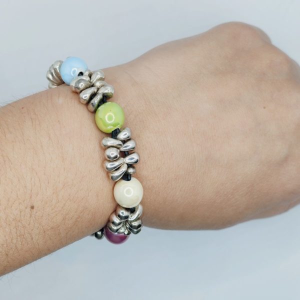 pulsera lagrimas bolas colores mano